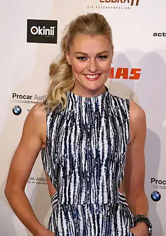 Miriam Höller Platz 11, 2016