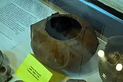 Urne vom Weidensee, Lausitzer Kultur, im Heimathaus; um 1300 bis 1000 v.&nbsp;Chr.