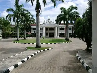 Die Shree Swamnarayan Academy