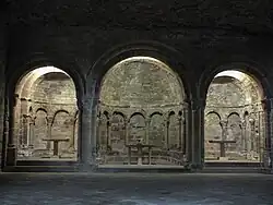 Die drei Apsiden der Oberkirche