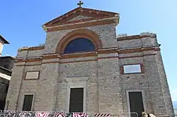 Die Pfarrkirche Santi Filippo e Giacomo im Ortskern