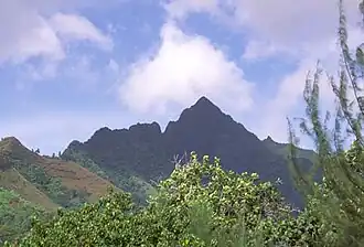 Mont Tautuapae, vom Opunohu Valley aus gesehen