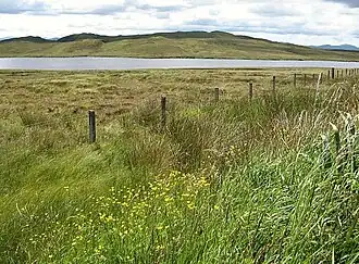 Blick über den Loch Thobhta Bridein auf den Oidraval