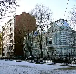 Ogorodnaja Sloboda 5 (rechts)