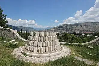 Mit 700 Namenstafeln