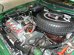 Motorraum mit integriertem Reserverad