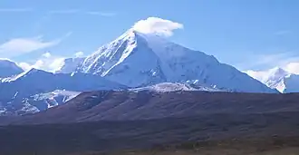 Blick von Nordosten auf den Mount Moffit