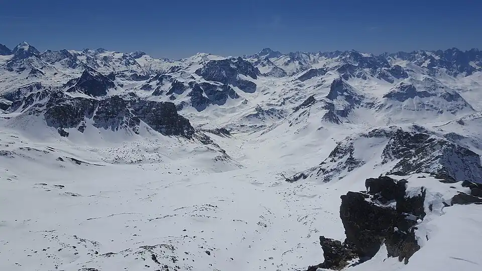 Blick nach Süden durch die Val d’Agnel zur Julierpassstrasse.
