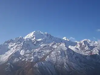 Naya Kanga, rechts im Hintergrund der Baden-Powell Peak