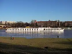 Flusskreuzfahrtschiff Katharina von Bora auf der Elbe in Dresden, 2006