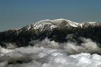 Mount San Antonio über den Wolken