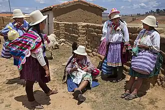 Frauen in der Autonomiegemeinde Raqay Pampa