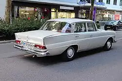 220 SEb, Heckansicht