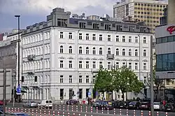 Wiedergebautes Mietshaus