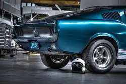 Mustang Fastback in dem Farbton „Acapulco blue“