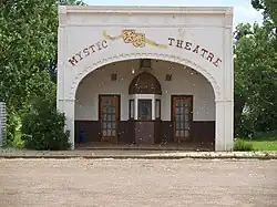 Das Mystic Theatre ist einer von drei Einträgen des Countys im National Register of Historic Places.