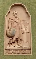 Relieftafel Alexander von Humboldts an Hausfassade