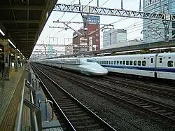 Durchfahrender Shinkansen