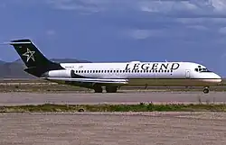 McDonnell Douglas DC-9-32 der Legend Airlines auf dem Kingman Airport, Aug. 2001