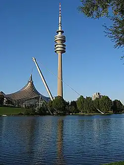 Olympiasee im Zuge des Nymphenburg-Biedersteiner Kanals