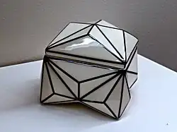 Dose in Form eines Kristalls. Pavel Janák, 1911