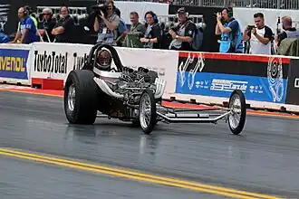 Sehr unterschiedliche Auslegung der Reifenprofile auf Grund der unterschiedlichen Anforderungen