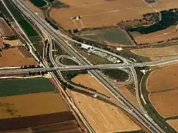 Nachshonim interchange im Jahr 2012 (eine ¾ in Israel)