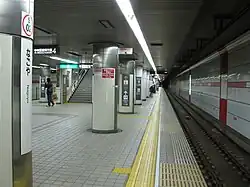 Bahnsteig der Sakura-dōri-Linie