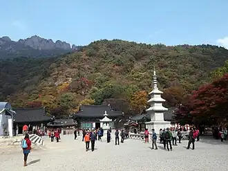 Naejangsan-Nationalpark, im Vordergrund der Tempel Naejangsa