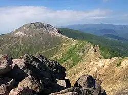 Blick auf den Chausu-dake vom Gipfel des Asahi-dake