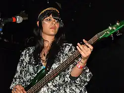 Natasha Khan bei einem Auftritt im Bowery Ballroom, New York (September 2007)