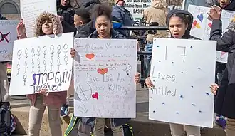 Drei Schülerinnen im Prospect Park, Brooklyn