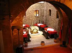 Restaurant im überdachten Burghof