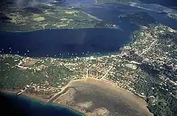 Luftaufnahme von Neiafu (von Ost nach West)