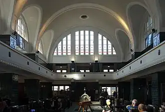 Ehemalige Schwimmhalle, heute Fitnessbereich