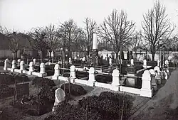 Gräberfeld und Denkmal für Gefallene von 1870/1871