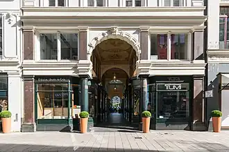 Eingang zur Mellinpassage, Neuer Wall 13 (2017)