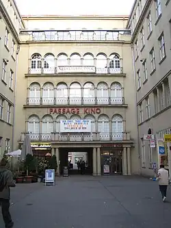 Neuköllner Oper und das Passage Kino (2006)