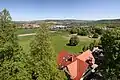 Blick vom Aussichtsturm in Richtung Nord/Nordost auf Neustadt, Langburkersdorf und die Höhen des Hohwaldes