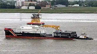 Die neue Neuwerk passiert auf ihrer Fahrt nach Lemwerder am 28. Mai 2025 Bremerhaven.