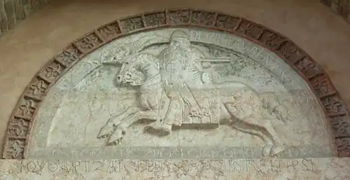 Giebel der Kirche von San Romano, Werk von Niccolò und seiner Werkstatt