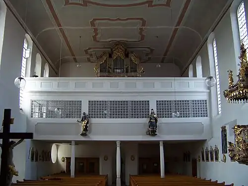 Nonnenempore in der Augustinerinnen-Klosterkirche in Niederviehbach