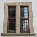 Fenstergewände mit Beschlagwerkrelief