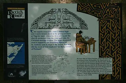 Nigg Stone und Info-Tafel