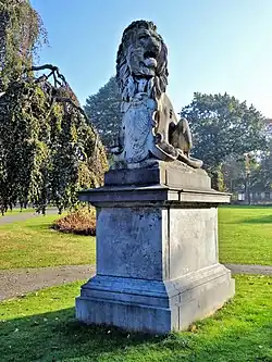 Löwenskulptur von Henri Leeuw sr. und Henri Leeuw jr.