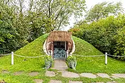 Gruft im umgebauten Erdbunker