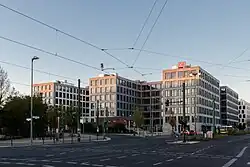 Nordbahnhof Carré, im Vordergrund der Nordausgang und ehemalige Zugang zum KdF-Bahnsteig, 2014