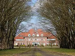 Gut Klausheide, Auffahrt zum Herrenhaus