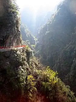 Die Jadewolken-Straße im Diancang Shan
