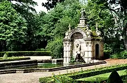 Delphinbrunnen im Wielandgut Oßmannstedt